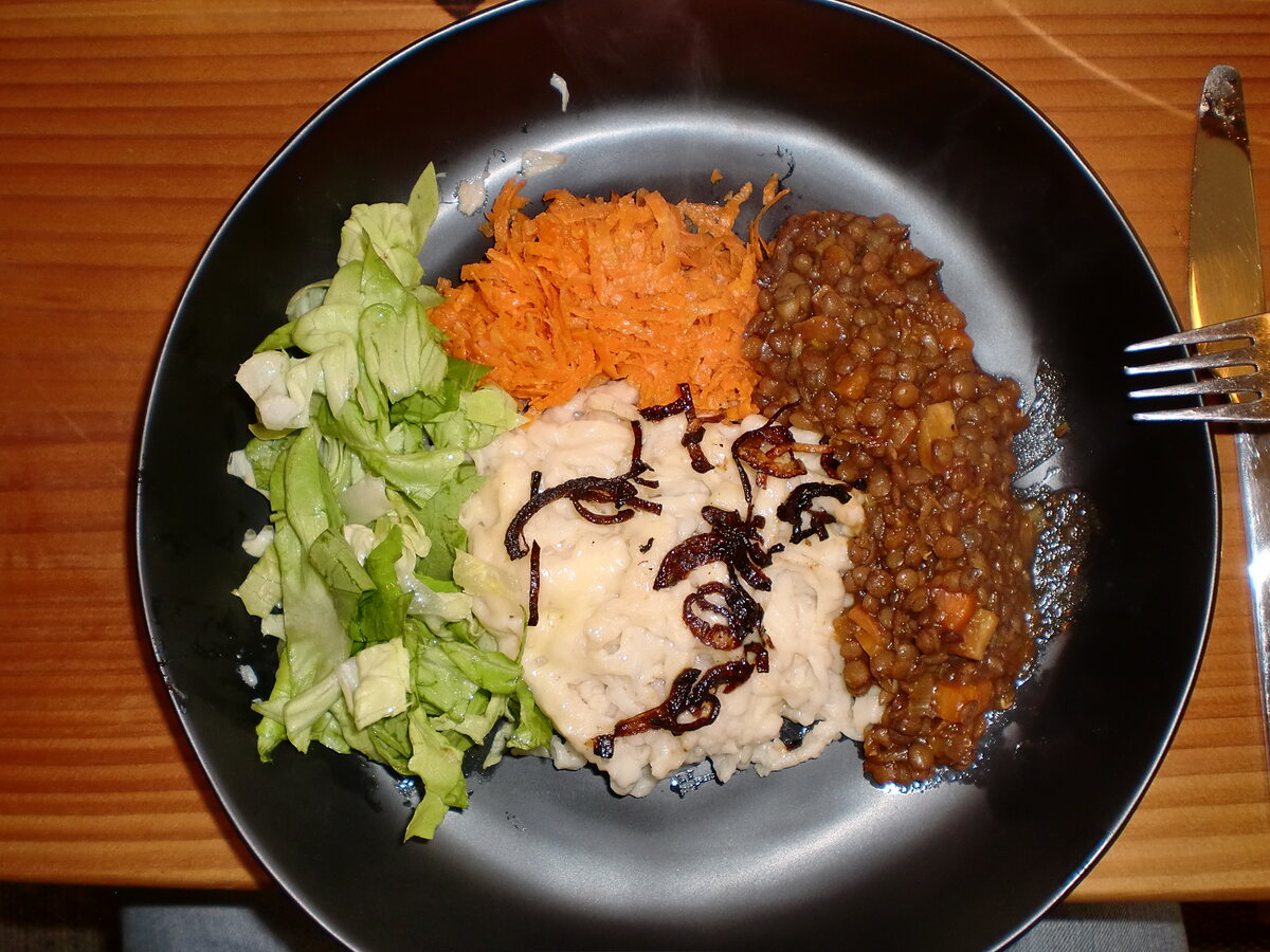 Spätzle with different salads